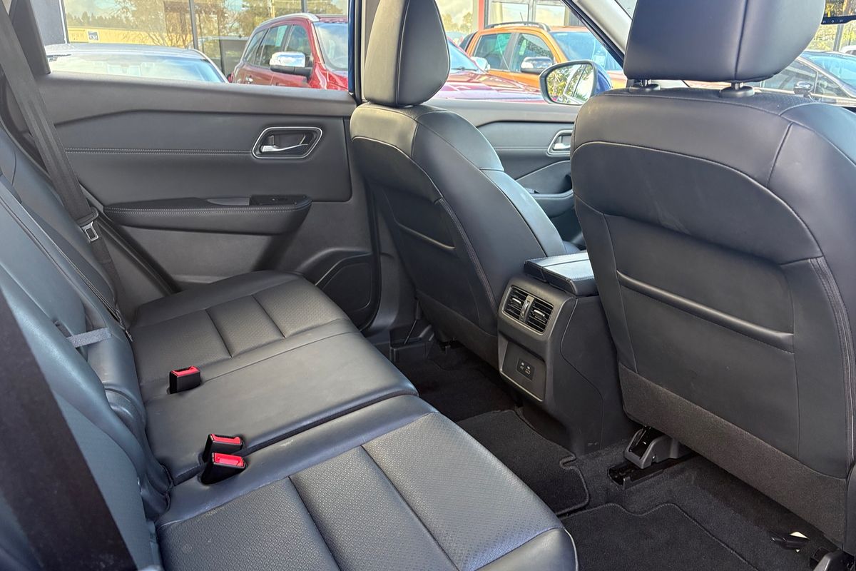 2024 Nissan X-TRAIL ST-L T33