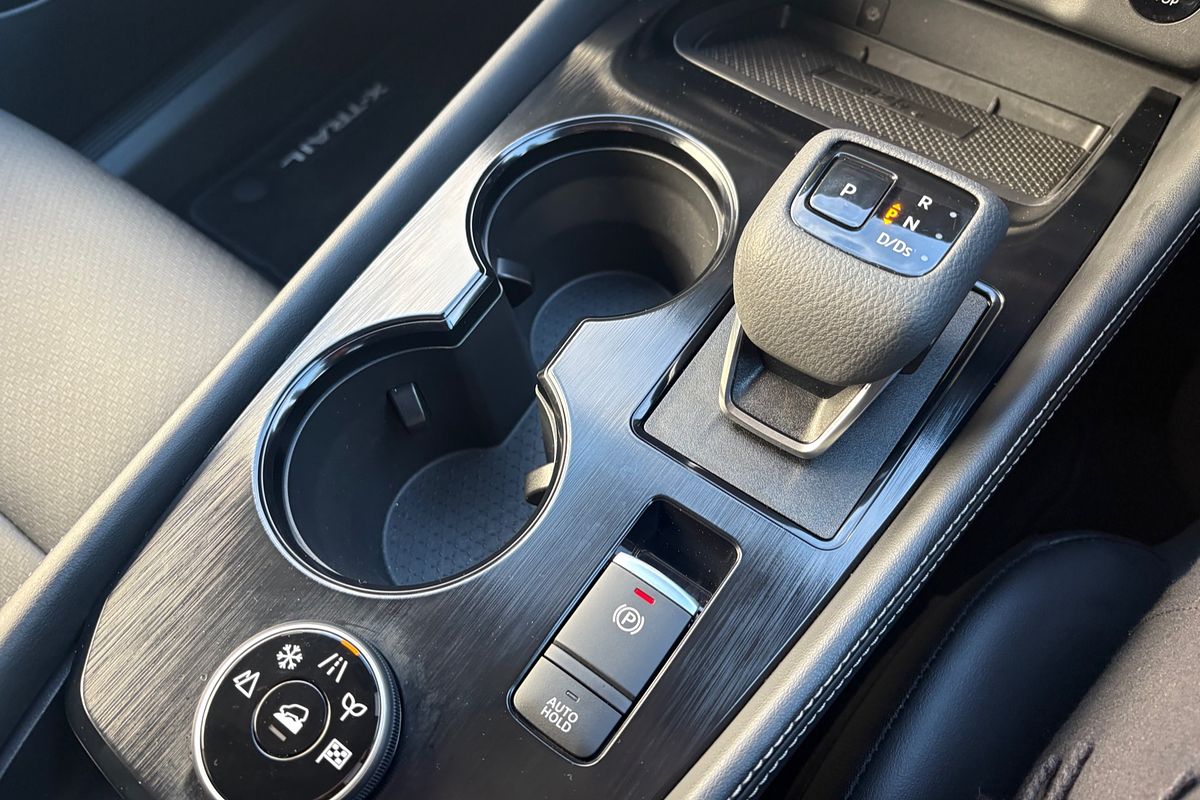 2024 Nissan X-TRAIL ST-L T33
