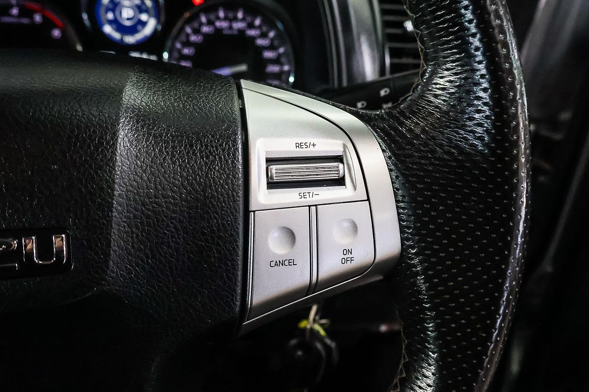 2021 Isuzu MU-X LS-M