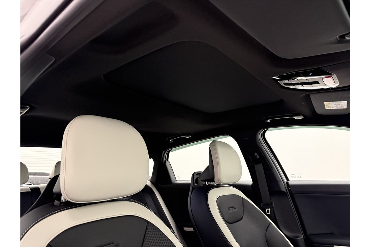 2025 Kia K4 GT-Line CL4m