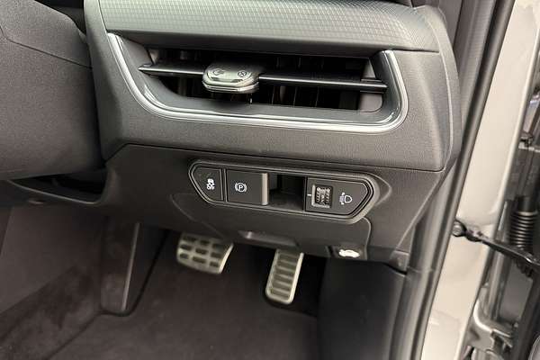 2025 Kia K4 GT-Line CL4m