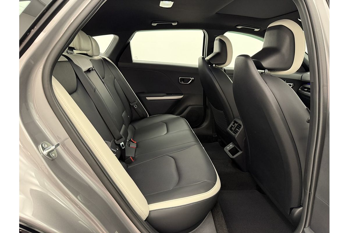 2025 Kia K4 GT-Line CL4m