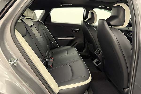 2025 Kia K4 GT-Line CL4m