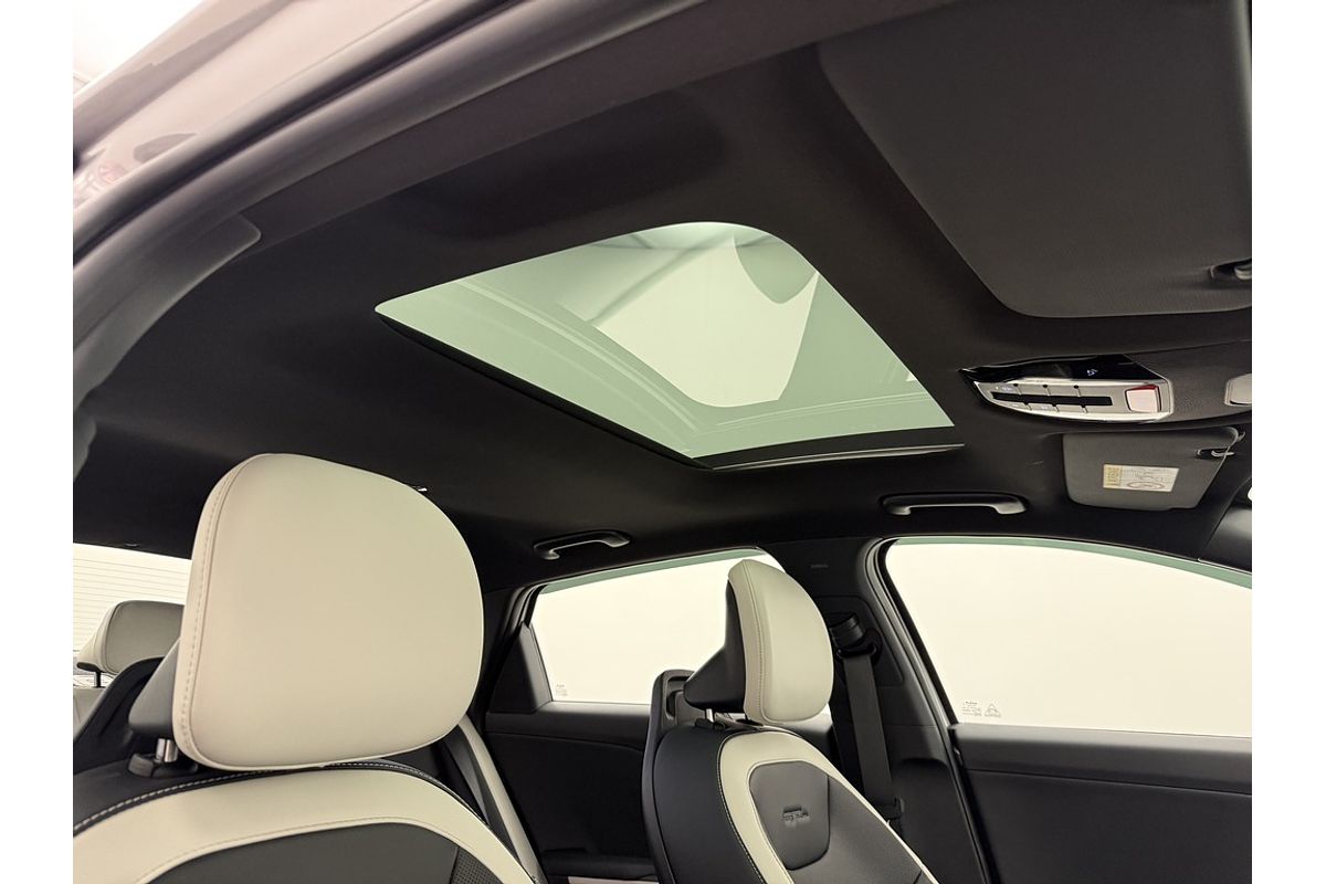 2025 Kia K4 GT-Line CL4m