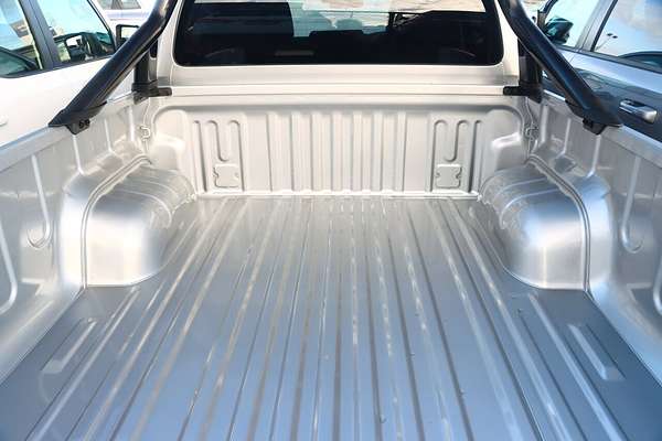 2025 Toyota Hilux SR5 48V GUN126R 4X4