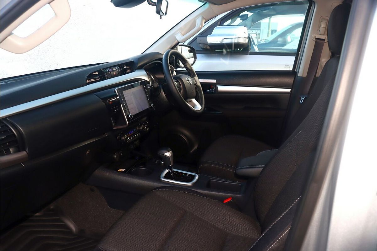 2025 Toyota Hilux SR5 48V GUN126R 4X4