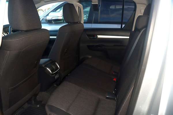 2025 Toyota Hilux SR5 48V GUN126R 4X4