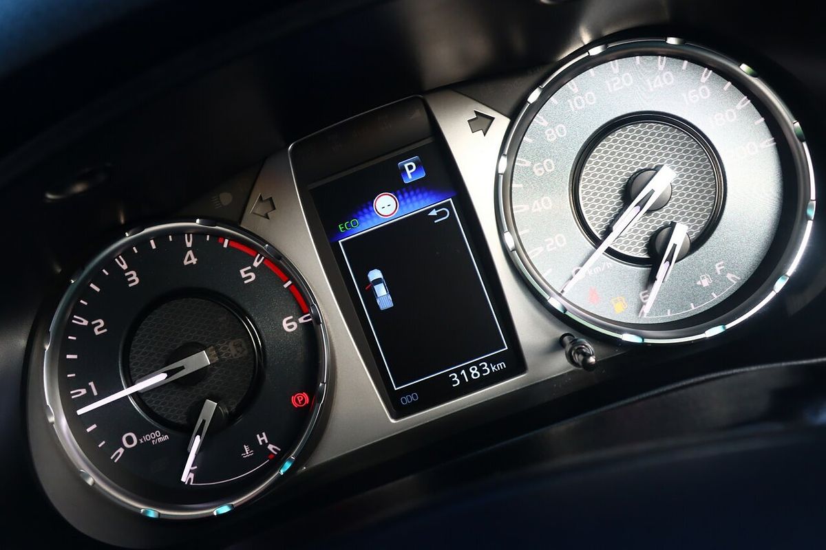 2025 Toyota Hilux SR5 48V GUN126R 4X4