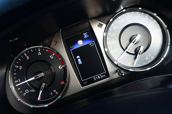 2025 Toyota Hilux SR5 48V GUN126R 4X4