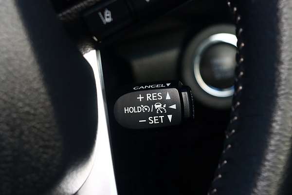 2025 Toyota Hilux SR5 48V GUN126R 4X4