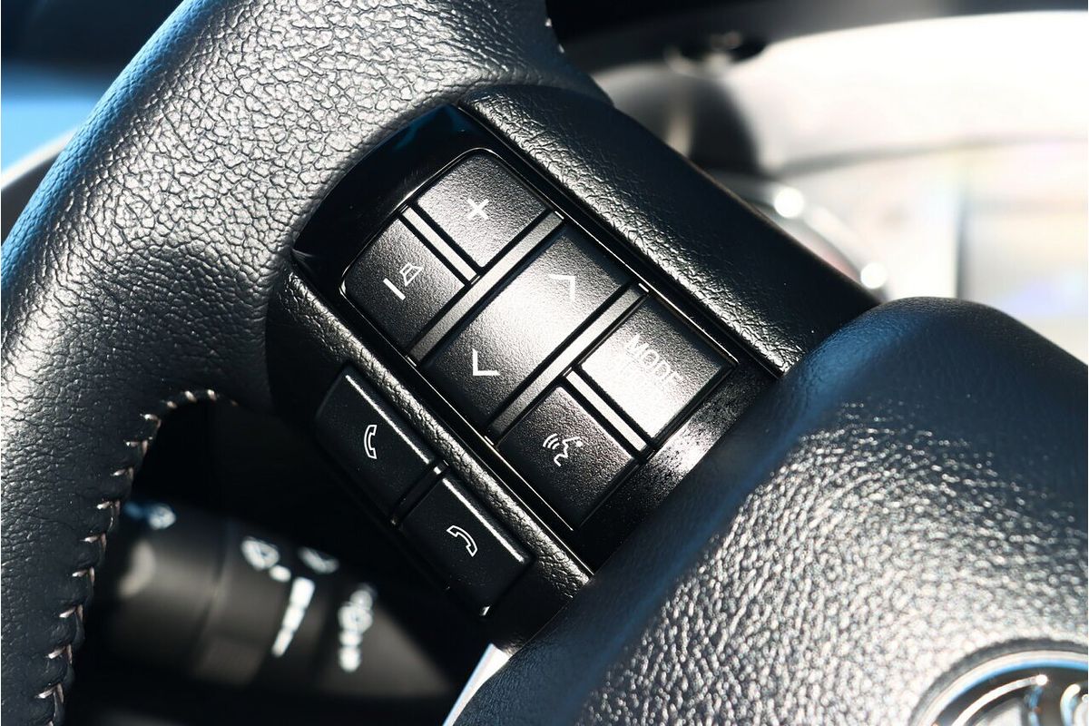 2025 Toyota Hilux SR5 48V GUN126R 4X4
