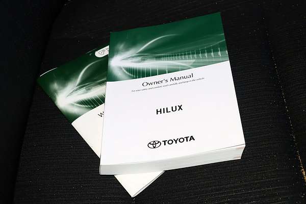 2025 Toyota Hilux SR5 48V GUN126R 4X4