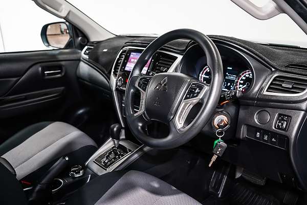 2022 Mitsubishi Triton GLX+ MR 4X4