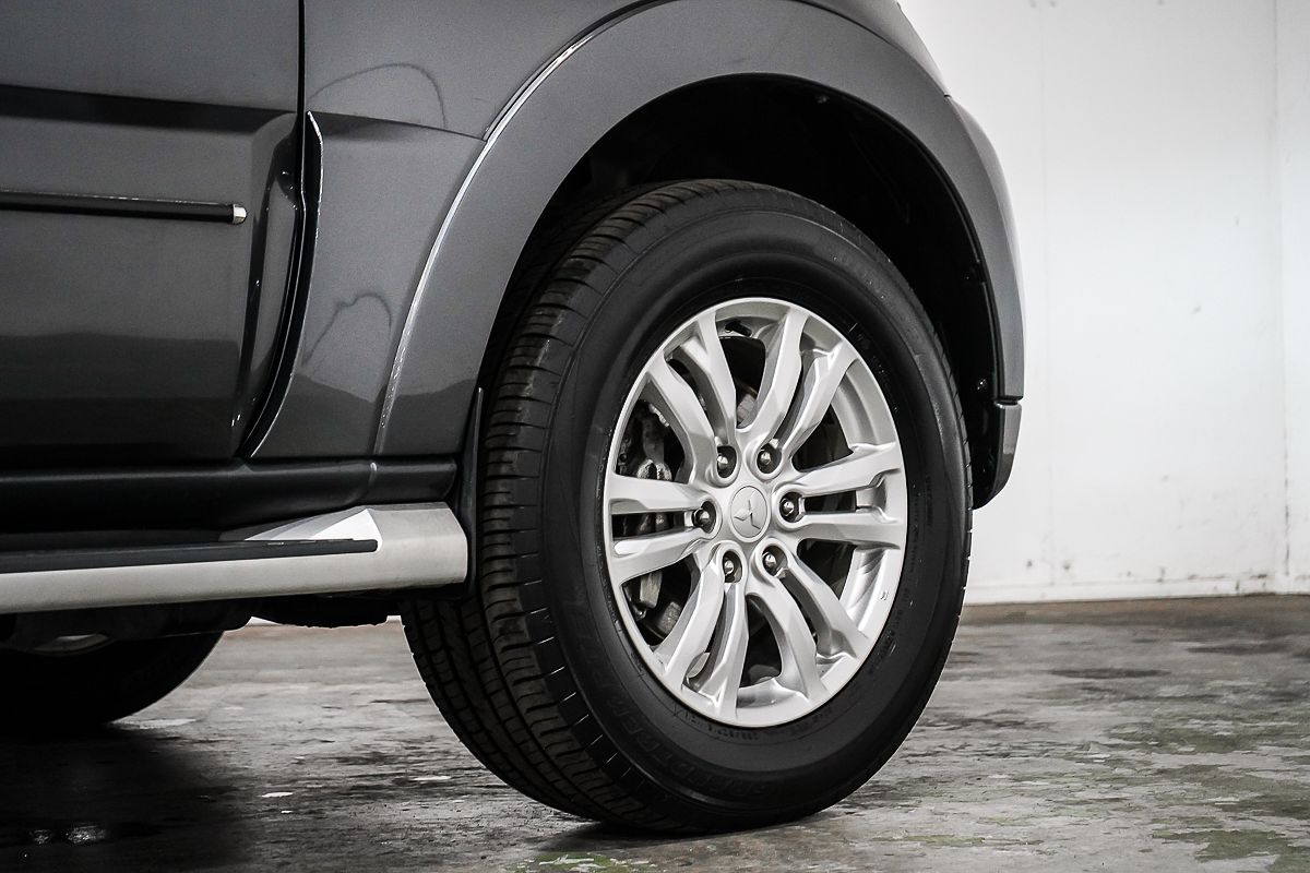 2019 Mitsubishi Pajero Exceed NX