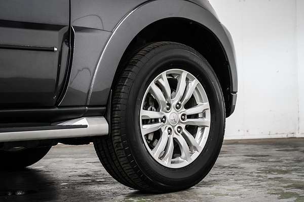 2019 Mitsubishi Pajero Exceed NX