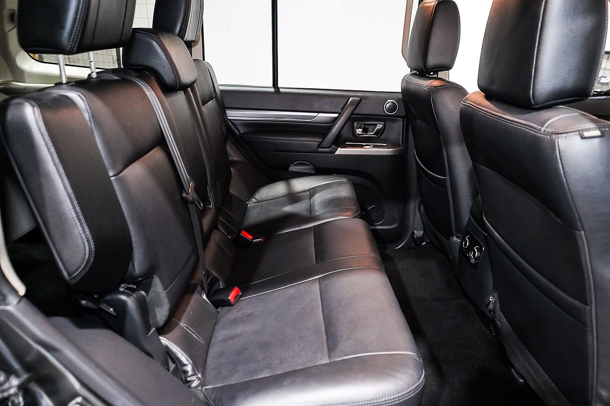 2019 Mitsubishi Pajero Exceed NX