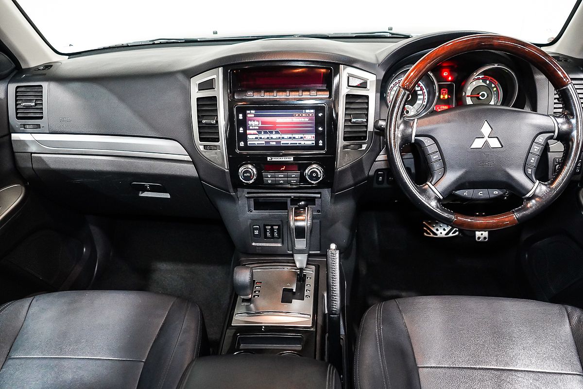 2019 Mitsubishi Pajero Exceed NX