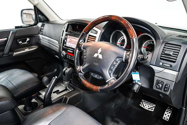 2019 Mitsubishi Pajero Exceed NX