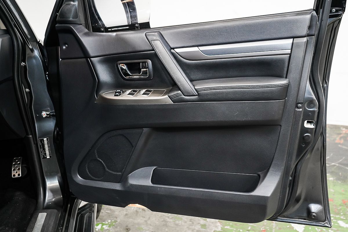 2019 Mitsubishi Pajero Exceed NX