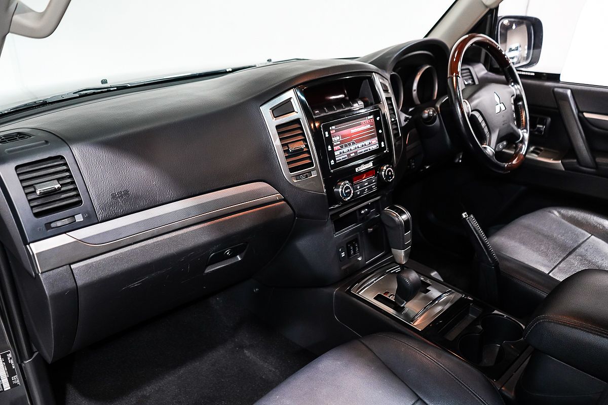 2019 Mitsubishi Pajero Exceed NX