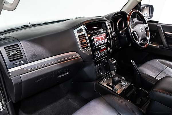 2019 Mitsubishi Pajero Exceed NX