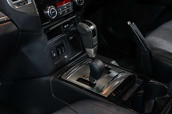 2019 Mitsubishi Pajero Exceed NX