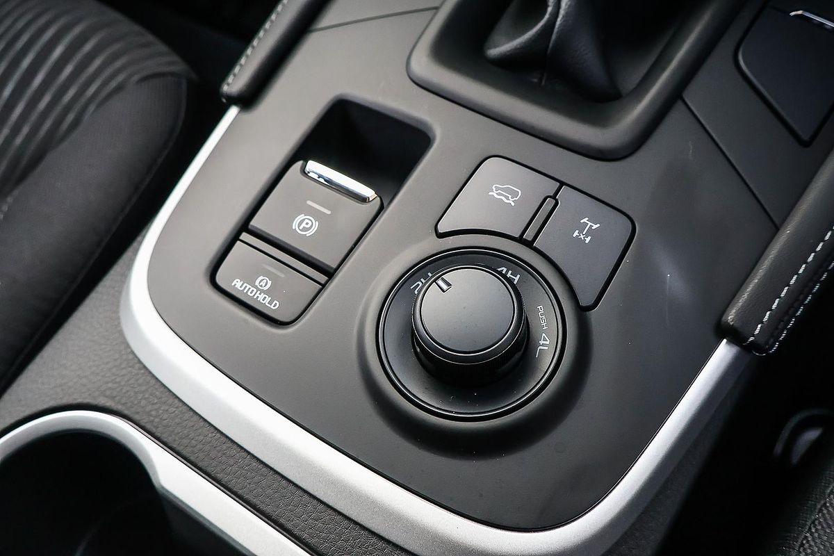 2025 Isuzu MU-X LS-M