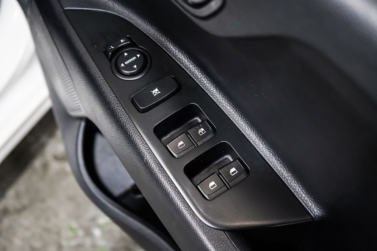 2022 Kia Rio S YB