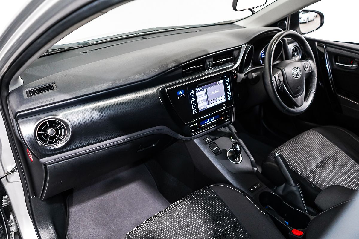 2018 Toyota Corolla Hybrid ZWE186R