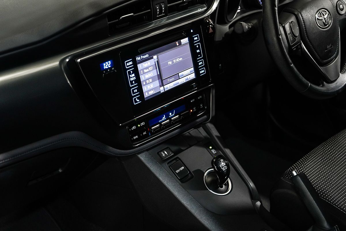 2018 Toyota Corolla Hybrid ZWE186R