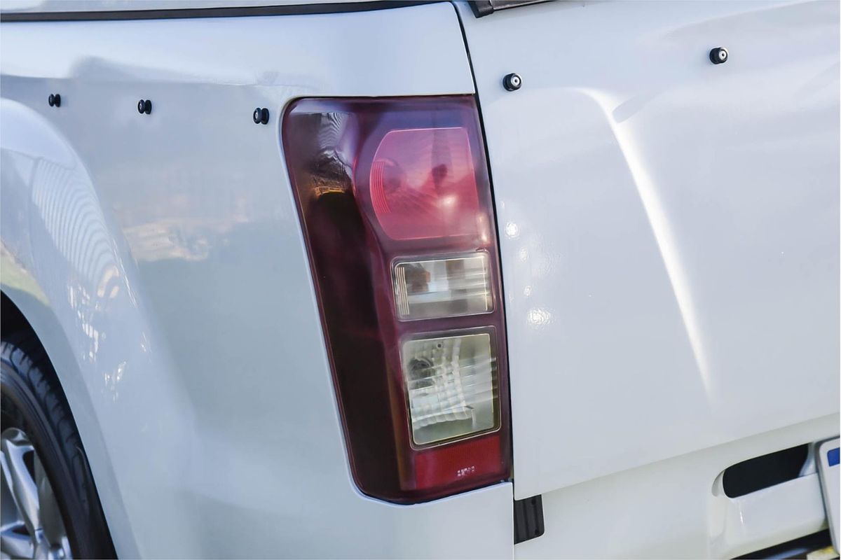 2014 Isuzu D-MAX SX High Ride Rear Wheel Drive