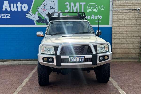 2013 Nissan Patrol ST Y61