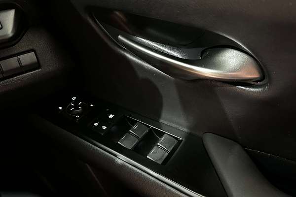2020 Lexus UX UX250h Luxury MZAH10R