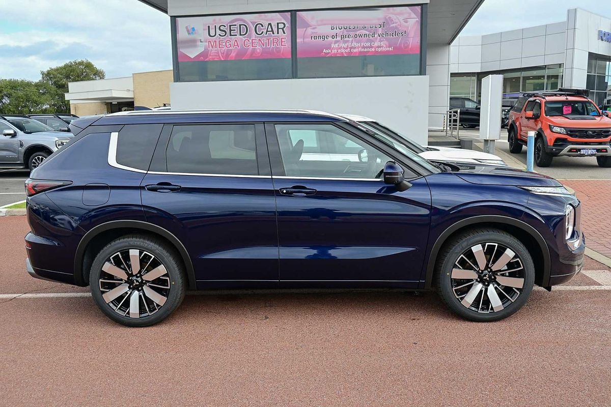2025 Mitsubishi Outlander Exceed ZM