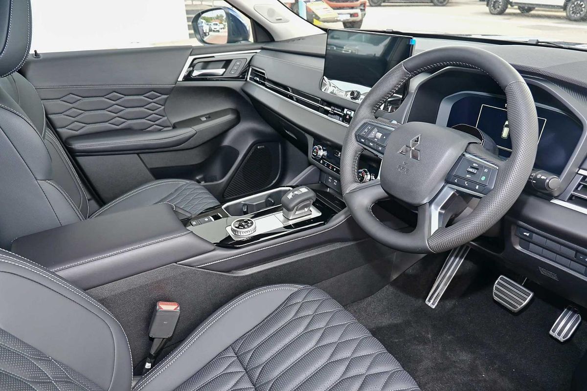 2025 Mitsubishi Outlander Exceed ZM