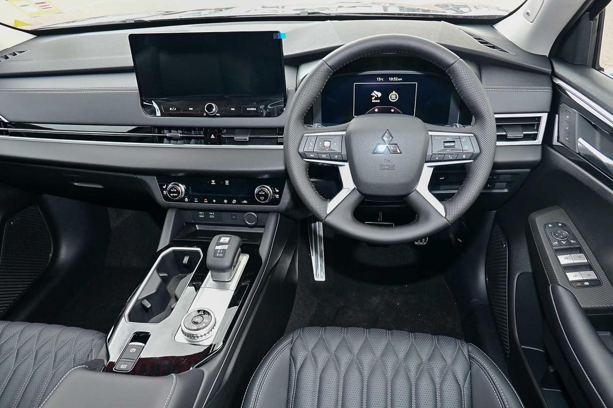 2025 Mitsubishi Outlander Exceed ZM