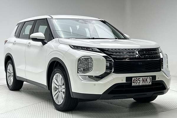 2024 Mitsubishi Outlander ES ZM