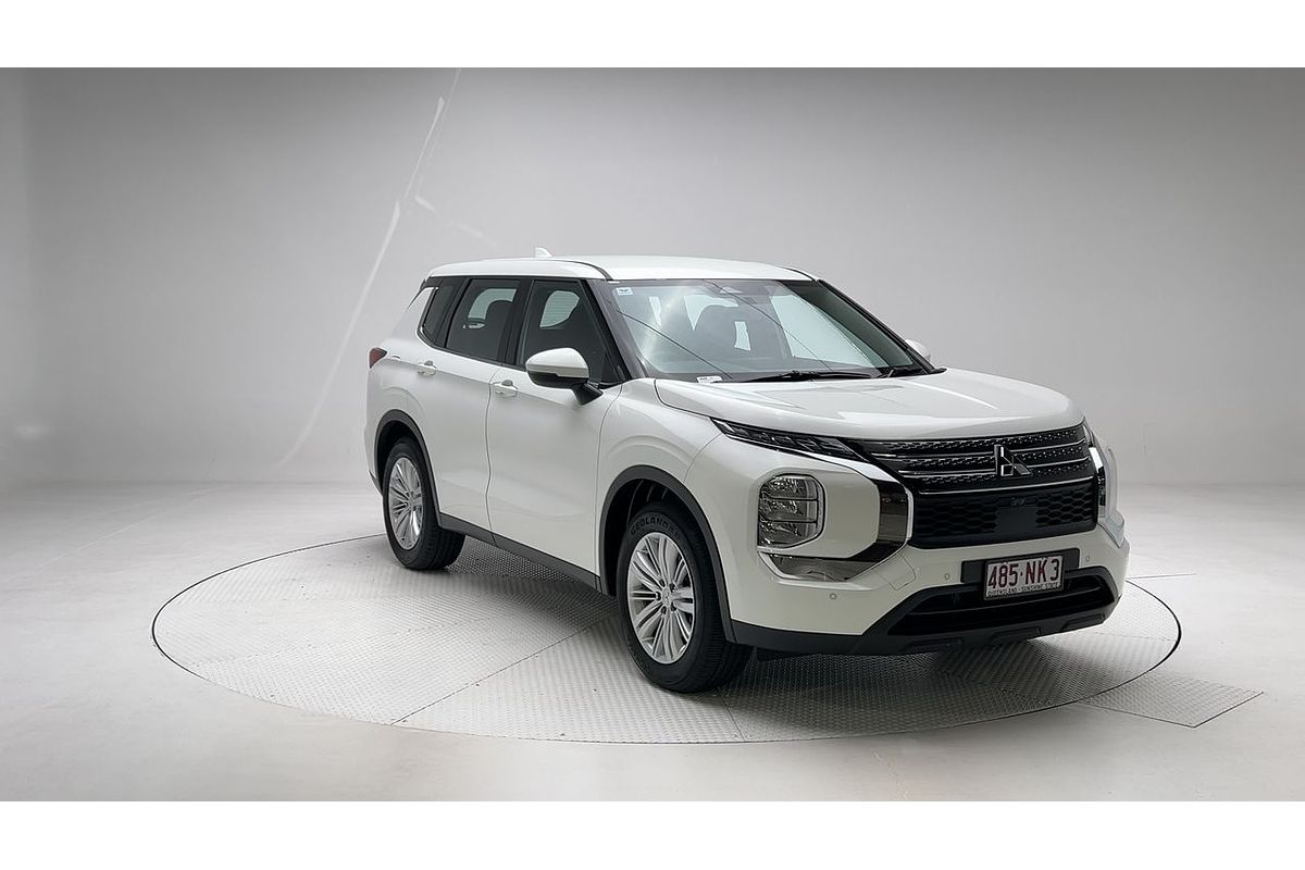 2024 Mitsubishi Outlander ES ZM