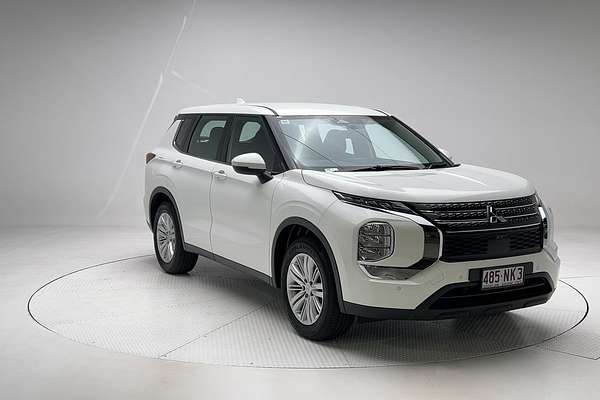 2024 Mitsubishi Outlander ES ZM