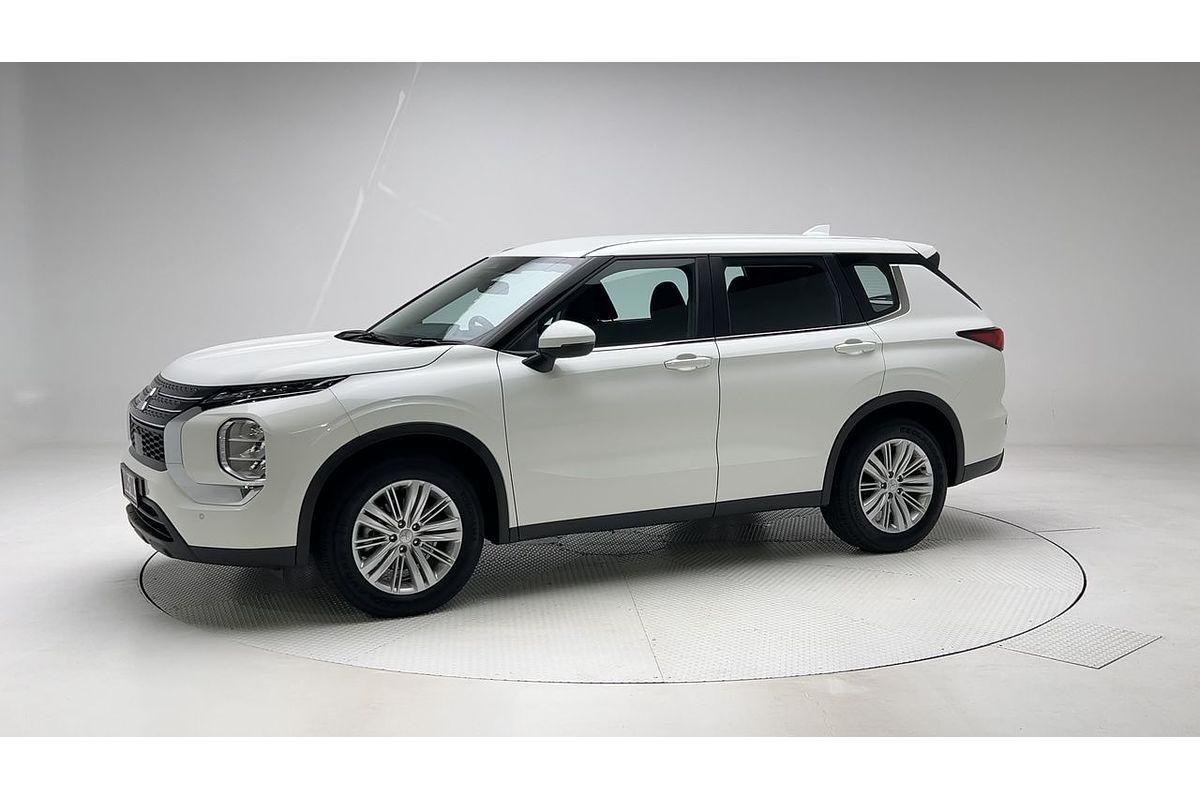 2024 Mitsubishi Outlander ES ZM