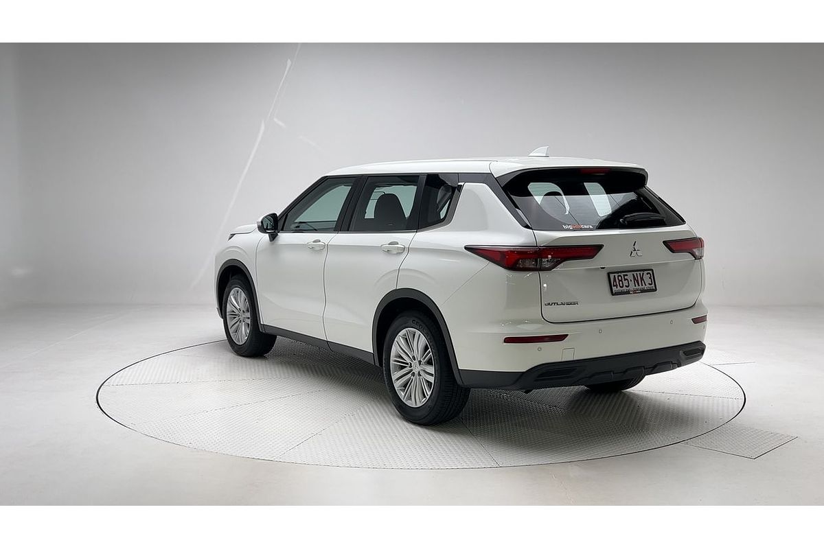 2024 Mitsubishi Outlander ES ZM