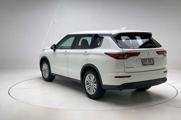 2024 Mitsubishi Outlander ES ZM