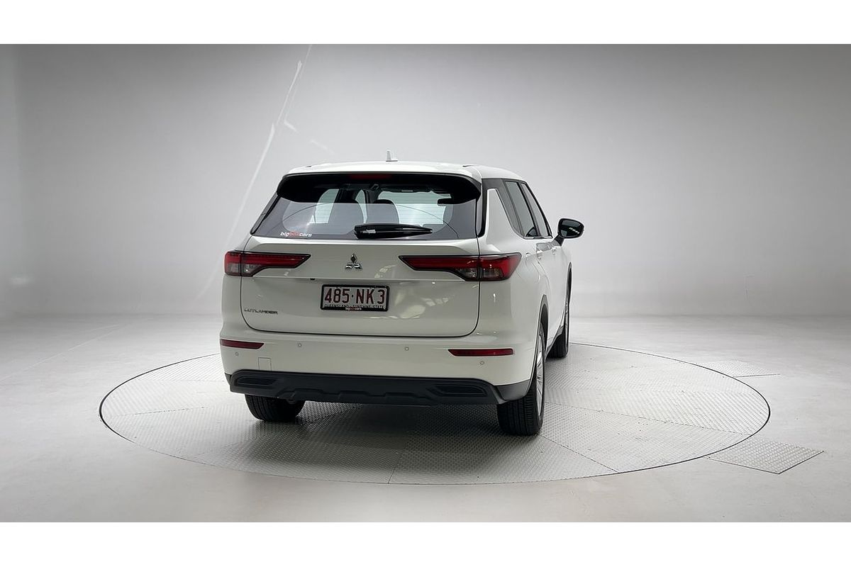 2024 Mitsubishi Outlander ES ZM