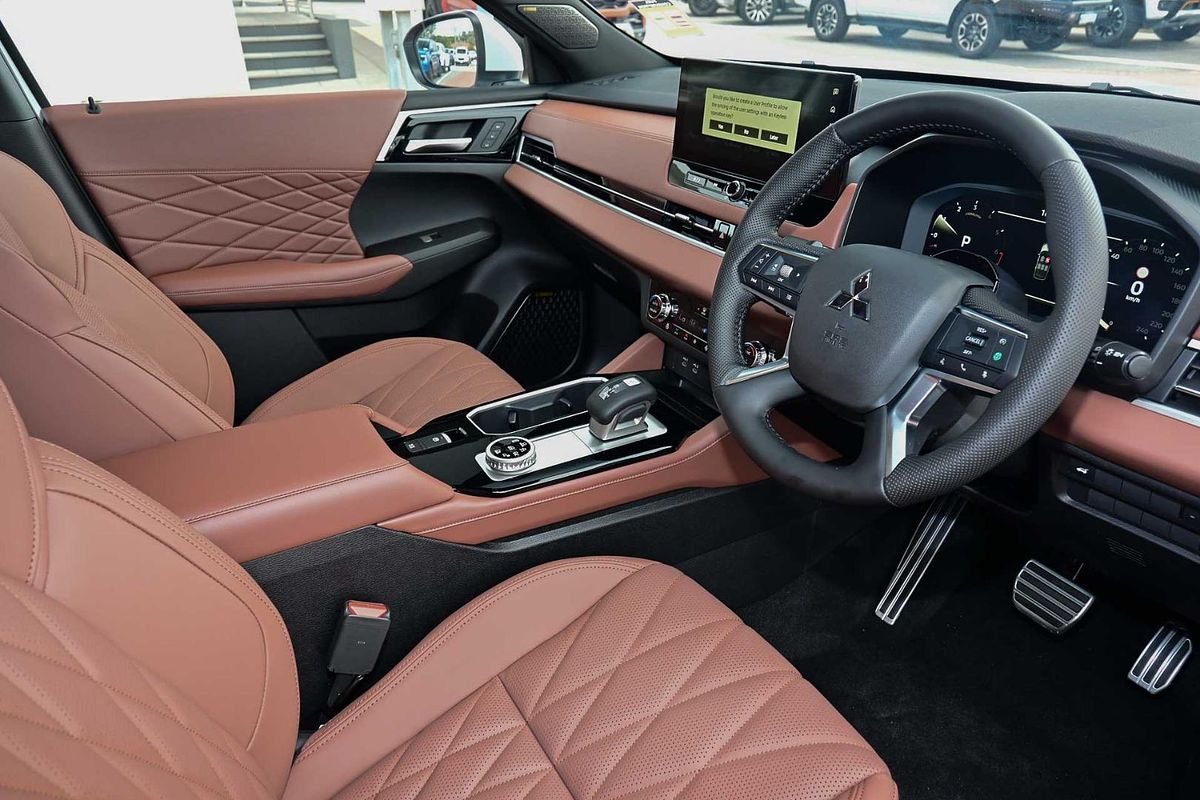 2025 Mitsubishi Outlander Exceed Tourer ZM