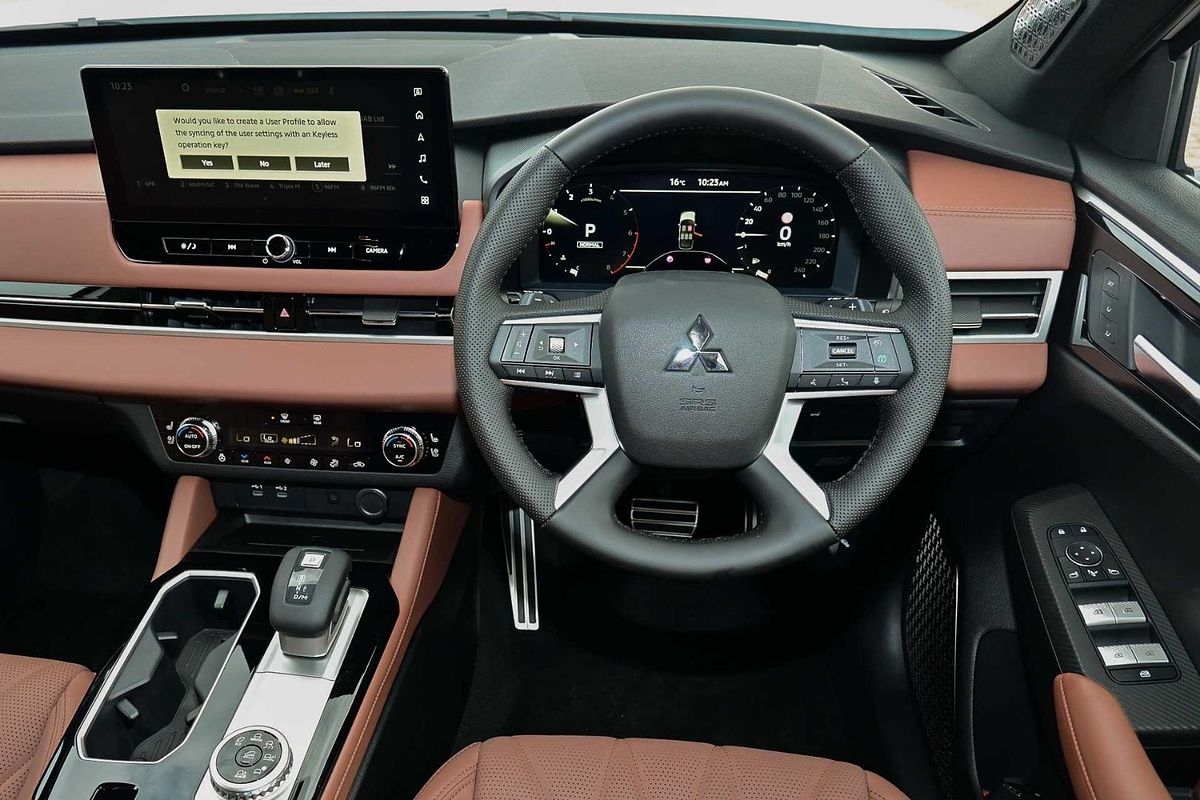 2025 Mitsubishi Outlander Exceed Tourer ZM