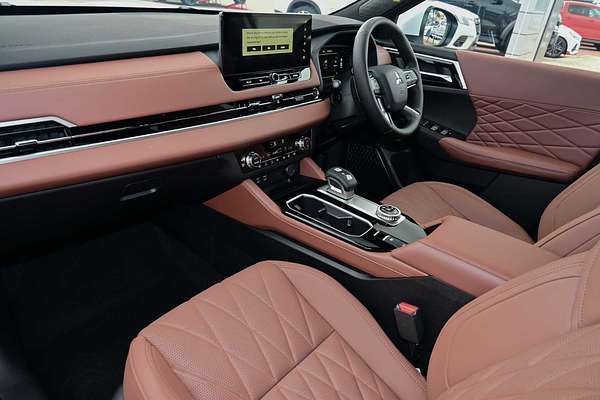 2025 Mitsubishi Outlander Exceed Tourer ZM