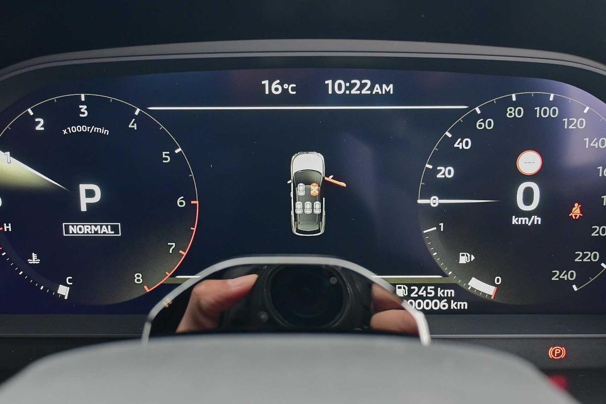2025 Mitsubishi Outlander Exceed Tourer ZM