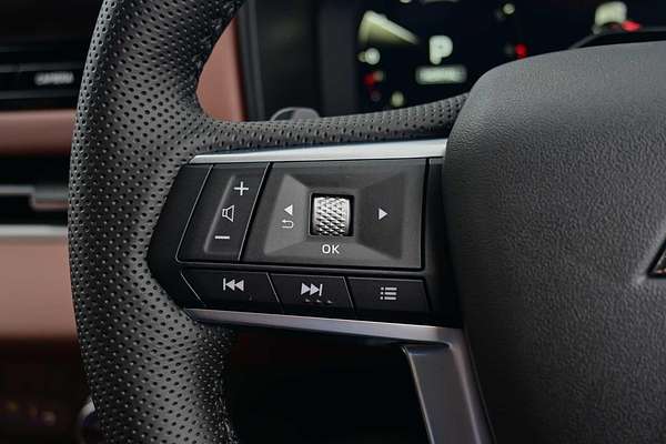 2025 Mitsubishi Outlander Exceed Tourer ZM