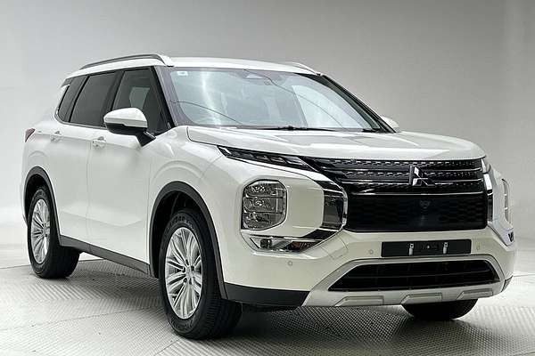 2024 Mitsubishi Outlander LS ZM