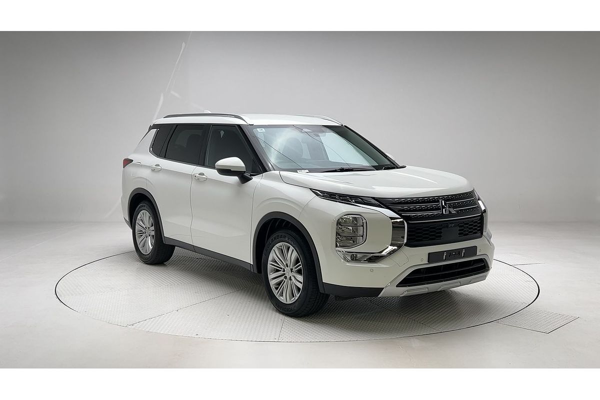 2024 Mitsubishi Outlander LS ZM